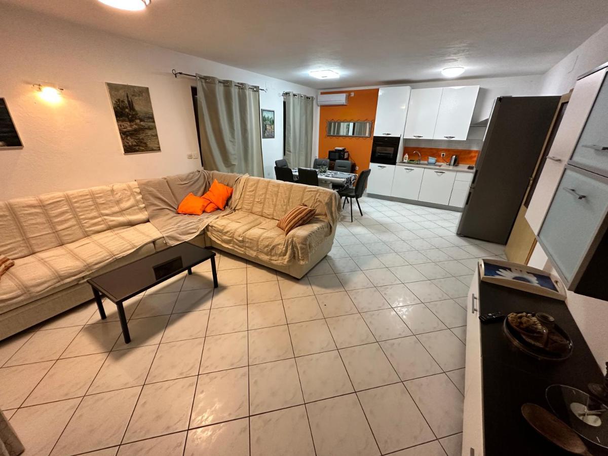 Vila Mazi Krk Town Buitenkant foto